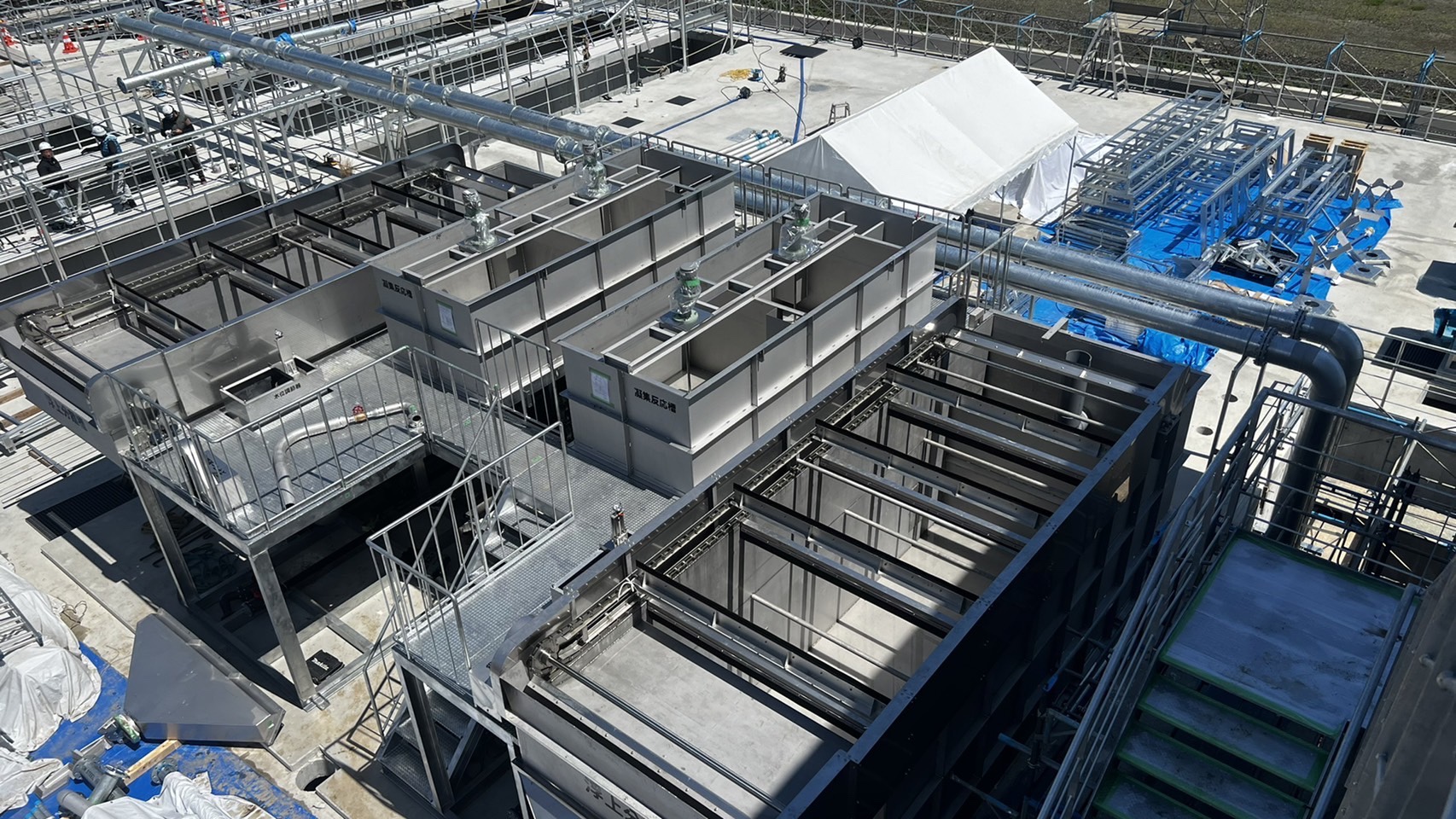 After<br />
現場ではミリ単位での設置が求められるため、精密な作業が求められます。